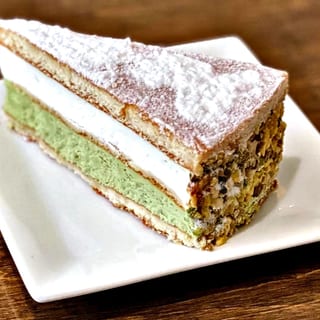 Pistachio and Ricotta cheese cake