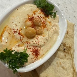 Hummus with Naan