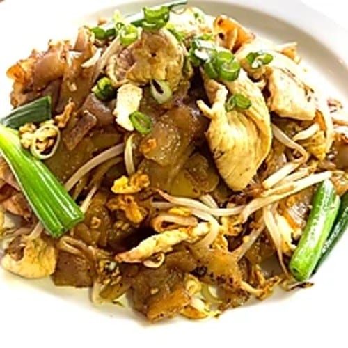 Kua Kai Noodle (Free Drink).