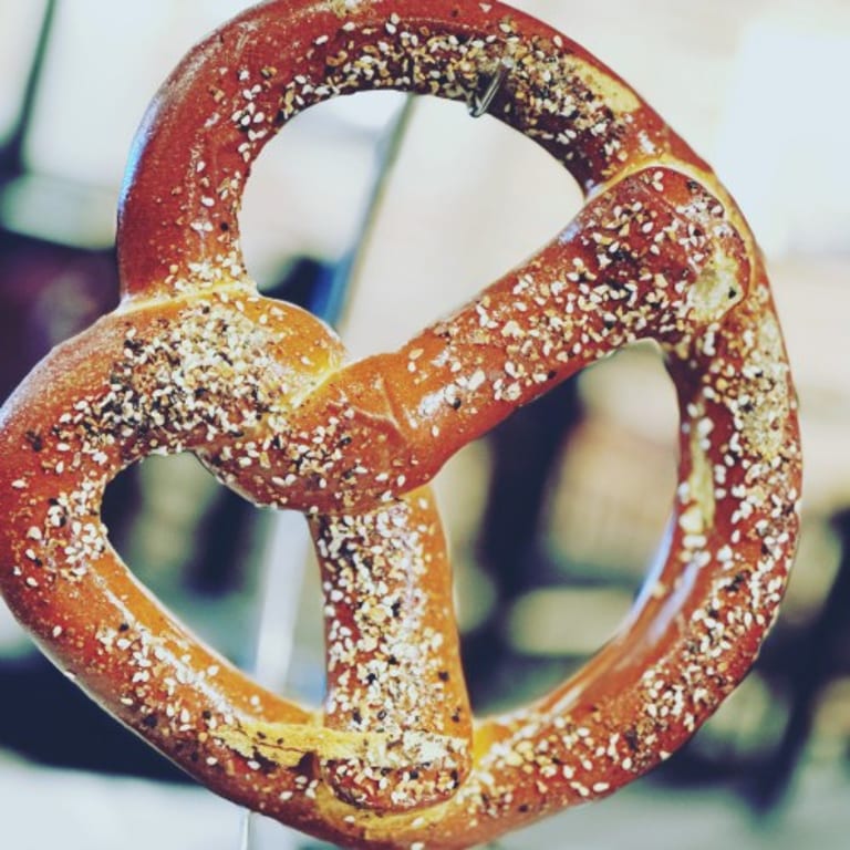 Crunchy Fried Pickles: A Bar & Grill Favorite