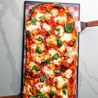 Margherita Pizza (2 Ft. Pala)