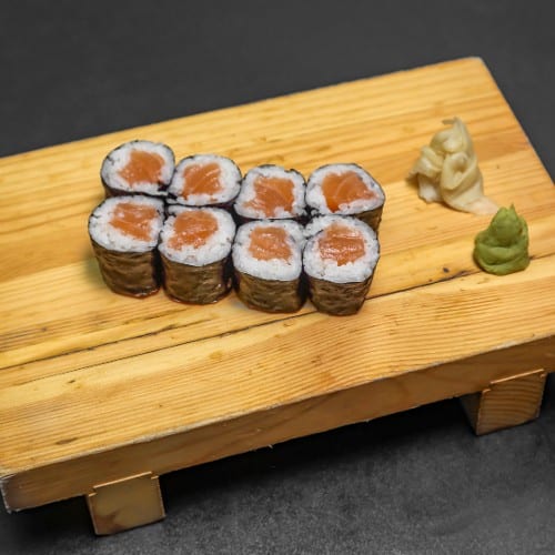 Fresh Salmon Roll.
