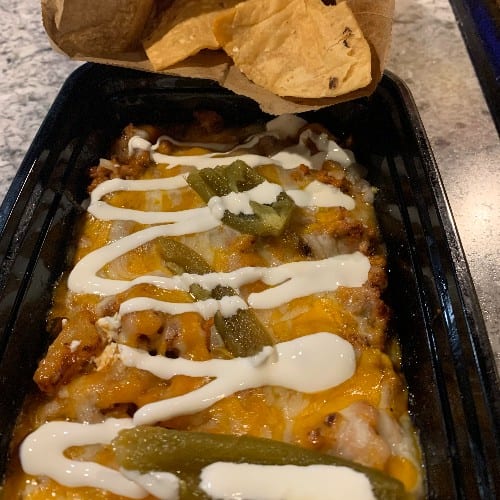 NACHOS STEAK SUPREMOS.