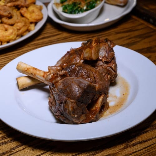 Lamb Shank / Αρνί Κοκκινιστό.