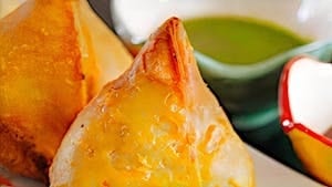 2. Meat Samosa (Chicken).