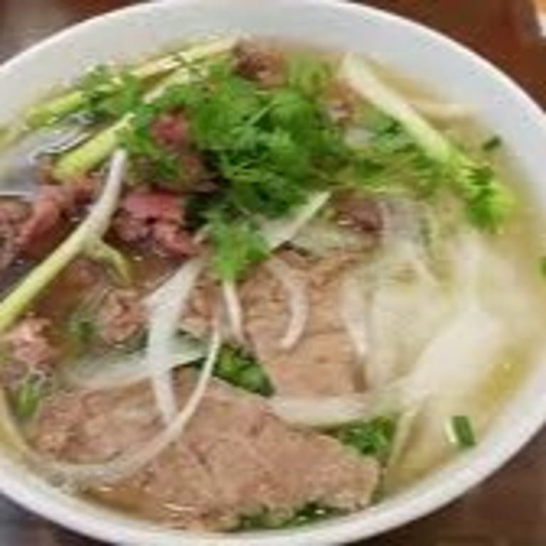 Delicious Spring Rolls: A Tasty Vietnamese Appetizer