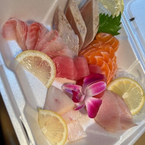 SUSHI SASHIMI.
