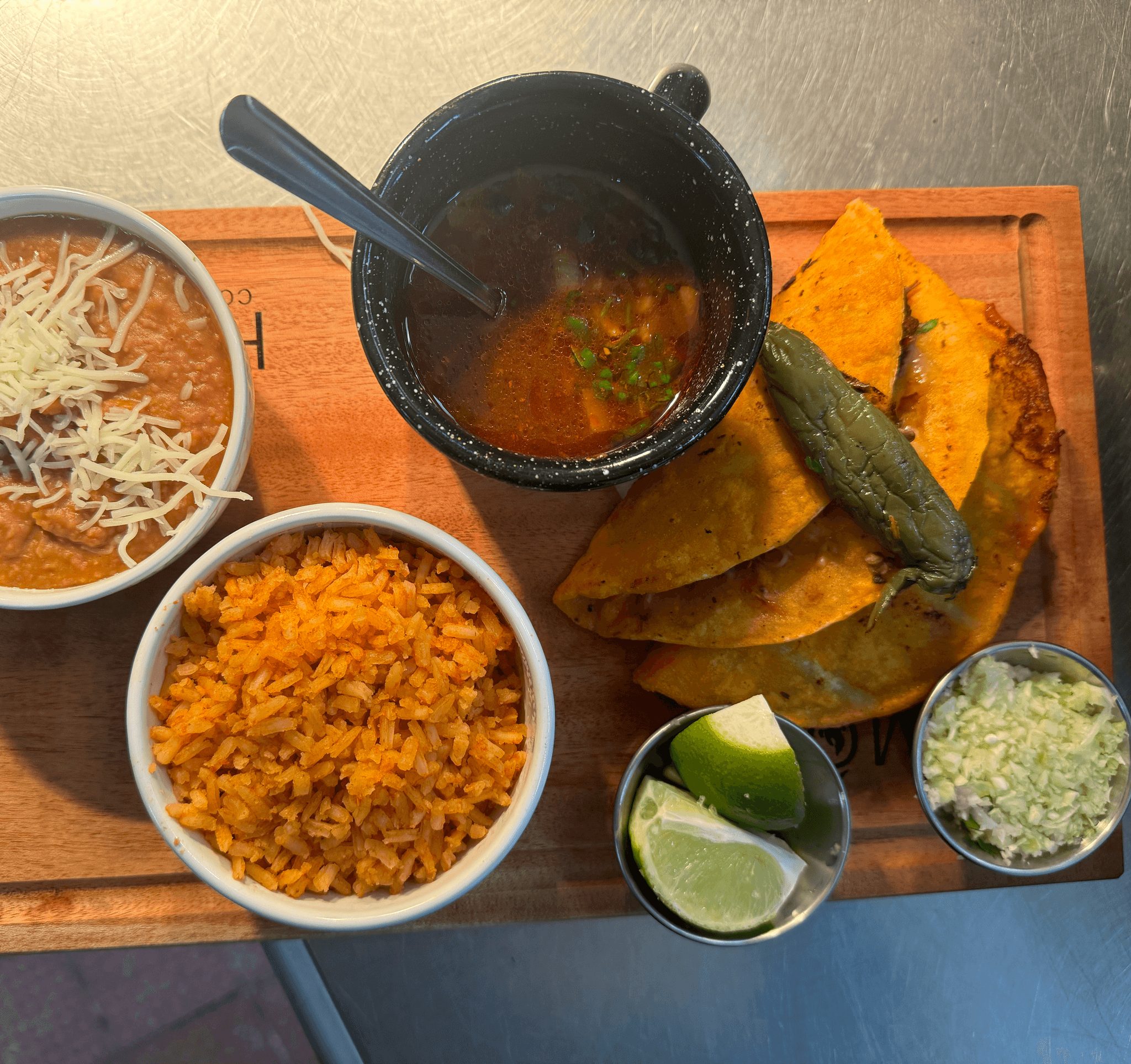 2 Quesabirrias c/Caldo.