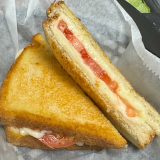 Grilled Cheese & Tomato Sandwich