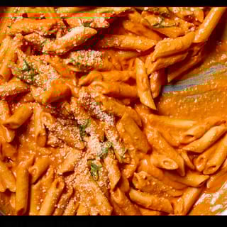 Ziti vodka sauce w/ grilled chicken