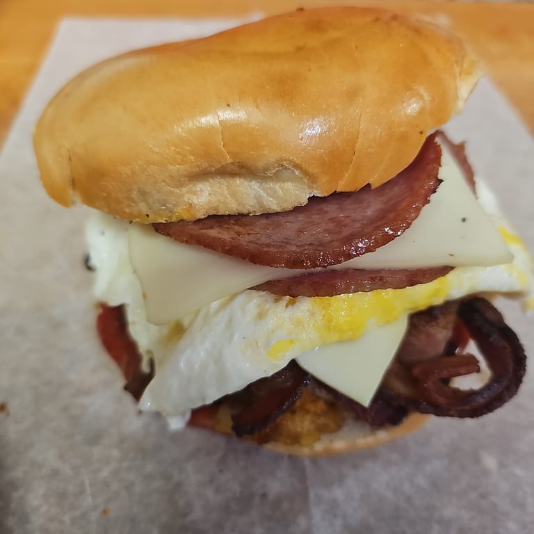 Convenient Takeout Options for Breakfast and Deli Favorites