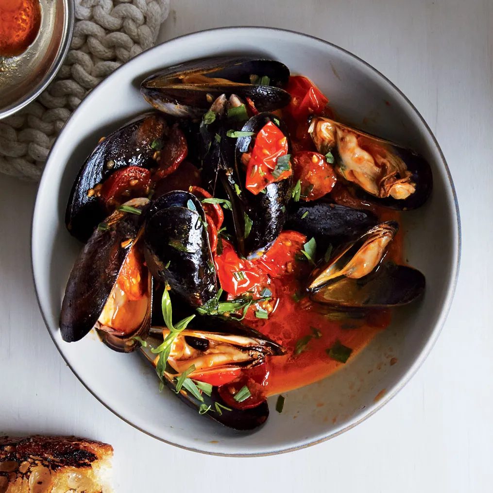 Mussels Rosso or Bianco.