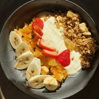 Yogurt & Granola
