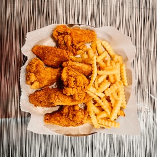 Lunch Original Wings and Fries