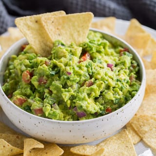 8 Oz Side of Guacamole & Chips