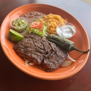 Carne asada lunch plate