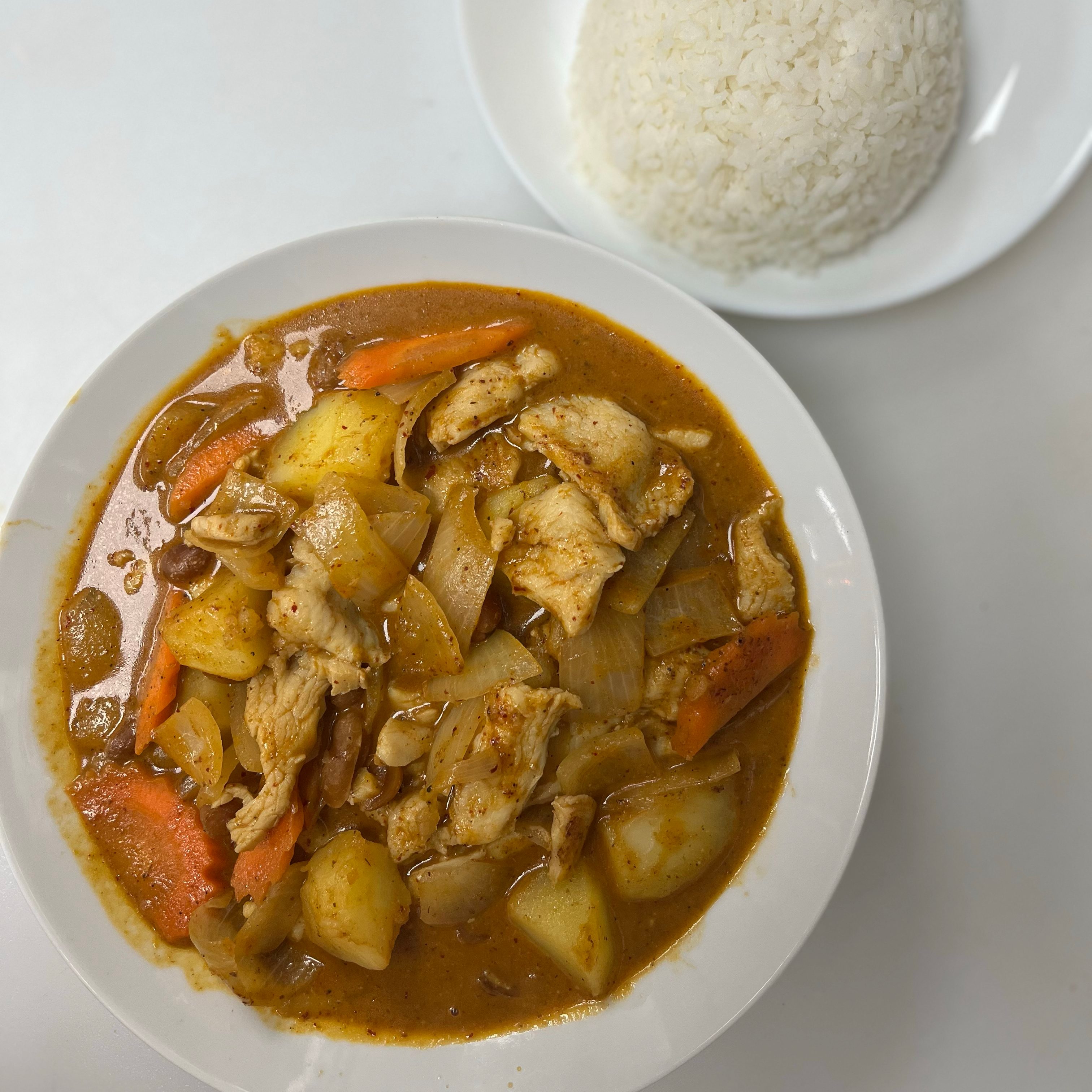 (L) Massaman Curry.
