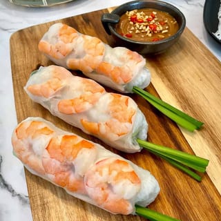 3 piece shrimp and pork spring rolls