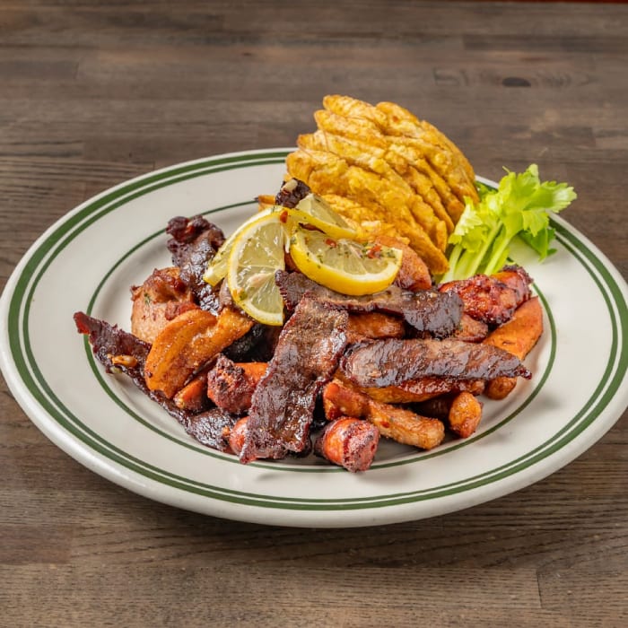 Carne, Cerdo, Pollo and Tostone.