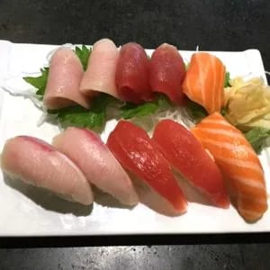 Sushi Deluxe Combo.