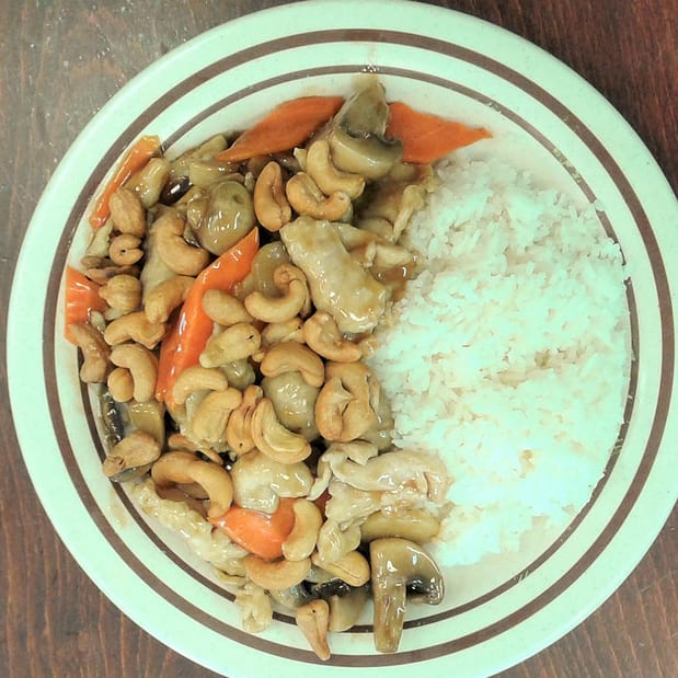 Chicken with Cashew Nuts (QT).