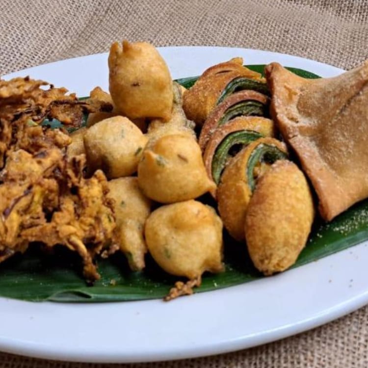 Kaveri Veg Platter.