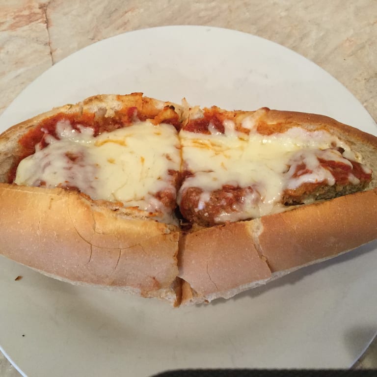 Delicious Garlic Knots: A Must-Try Italian Appetizer