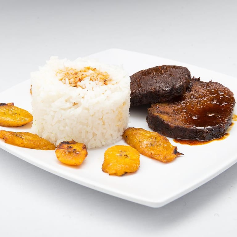 Delicious Venezuelan Eats: Arepas, Empanadas, and More