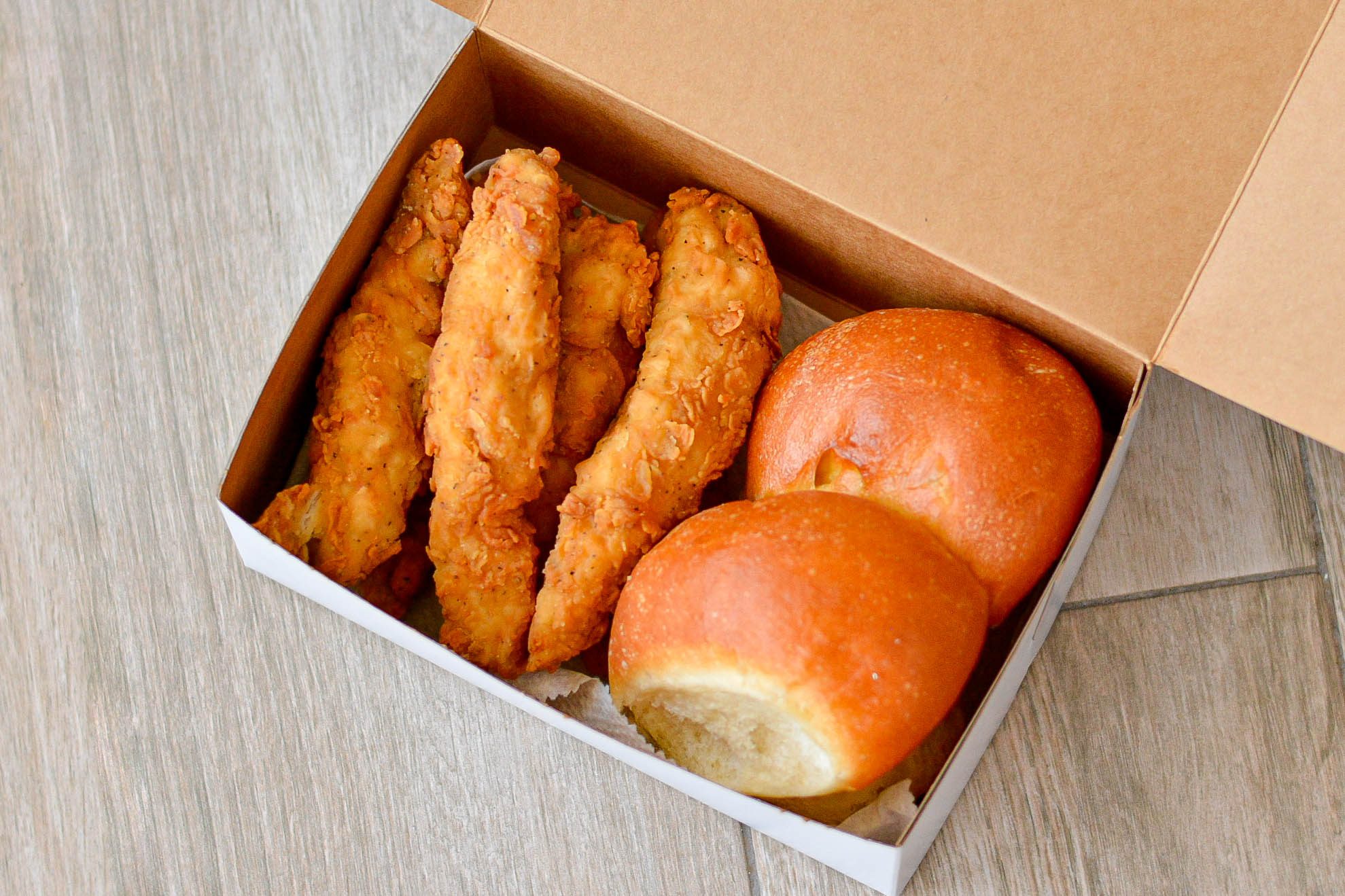 9 Piece Chicken Strip & Roll.