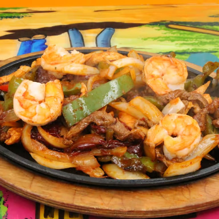 Sizzling Shrimp Fajitas: A Flavorful Mexican Delight