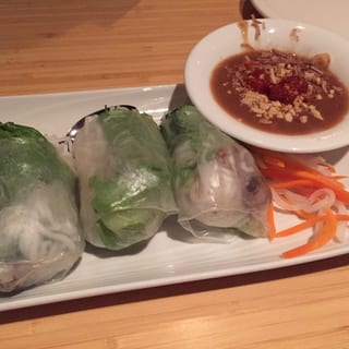 Lemongrass Pork Spring Rolls/Gỏi Cuốn Thịt Nướng