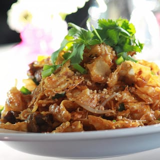 47a. Crispy Wonton Pad Thai Chicken Hen