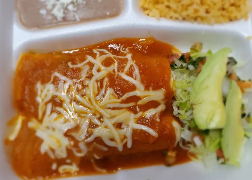 CHILE RELLENO Y ENCHILADA.