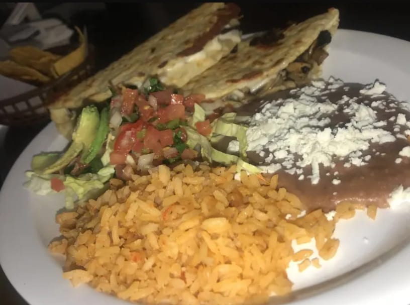 QUESADILLA DE HONGOS.