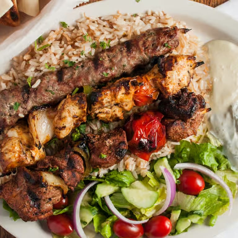 Succulent Lamb Chops: A Mediterranean Delight