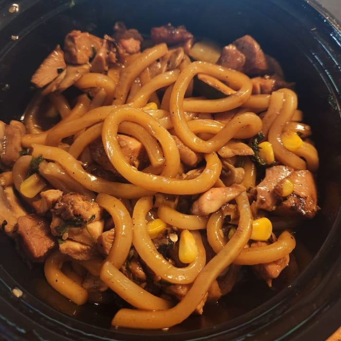 Lo Mein (Fried Noodles Bowl).