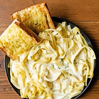 Fettuccini Alfredo