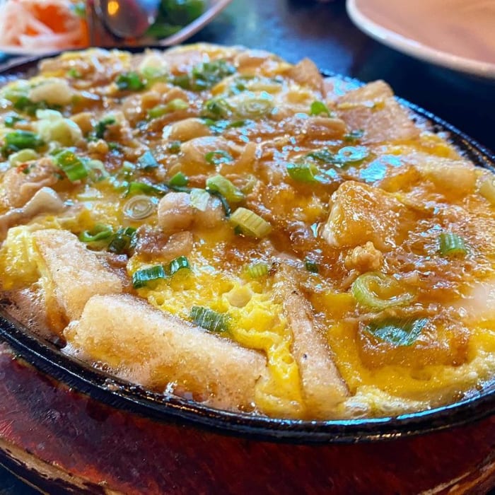 A17. Sizzling Rice Cake Omelet - Bột Chiên.