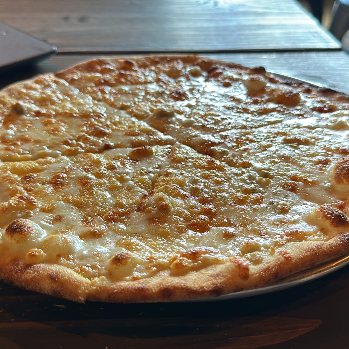 Quartto Formaggio (White) Pizza (Large).