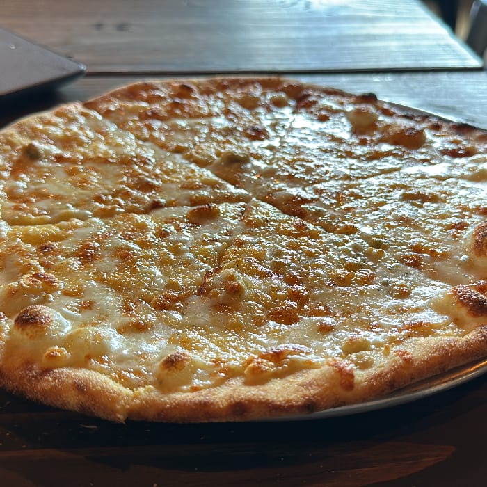 Quartto Formaggio (White) Pizza (Individual).