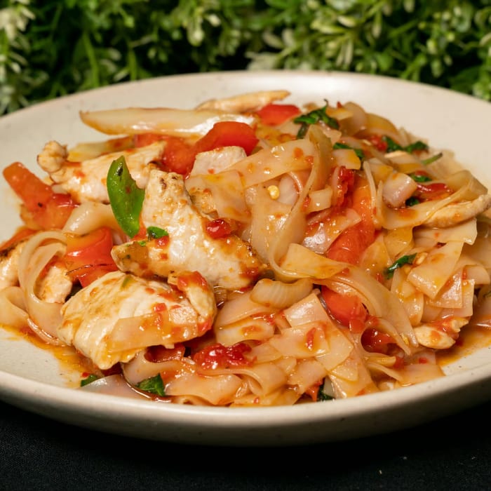 Chicken Spicy Drunken Noodles.