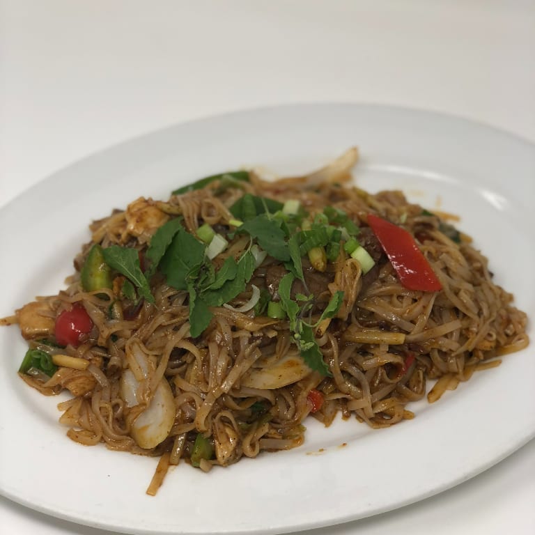 Drunken Noodles: A Spicy Thai Delight