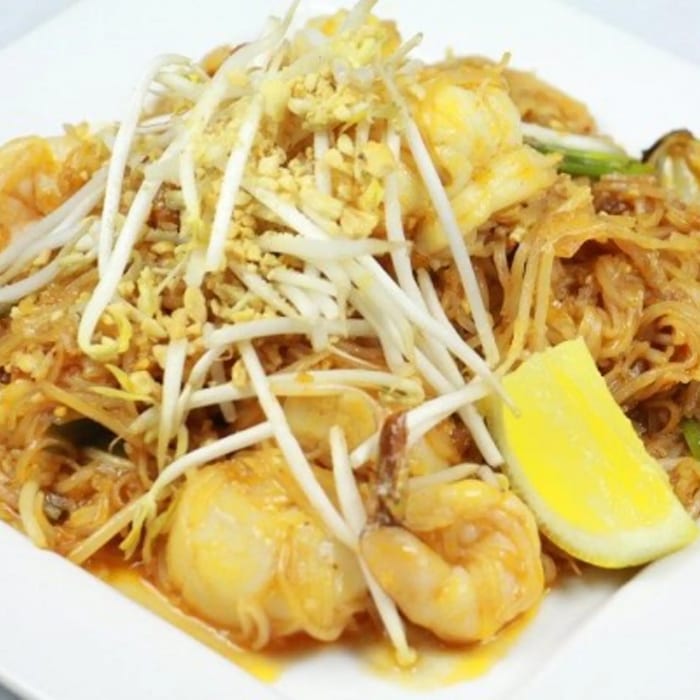 Seafood Pad Thai.