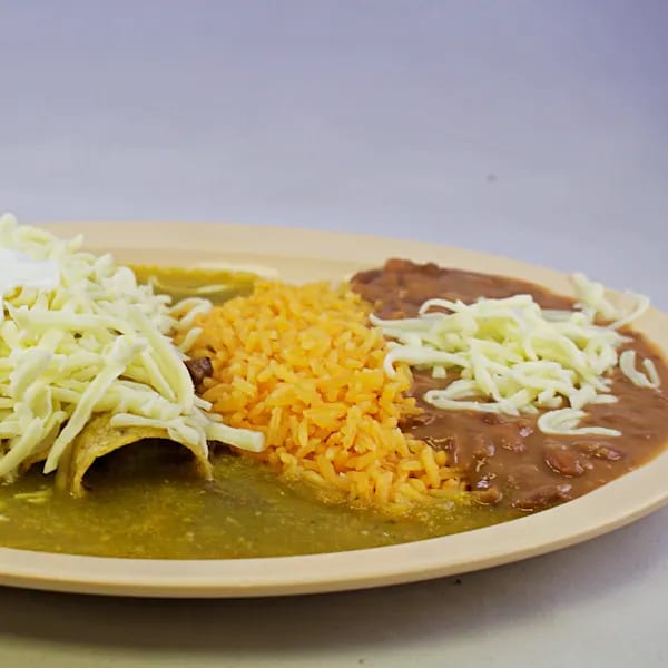 Enchiladas Verdes, Rojas o Suizas.