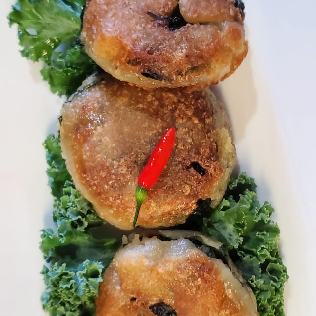Crispy Pan Fried Chive Dumpling (3PC) | Appetizer.