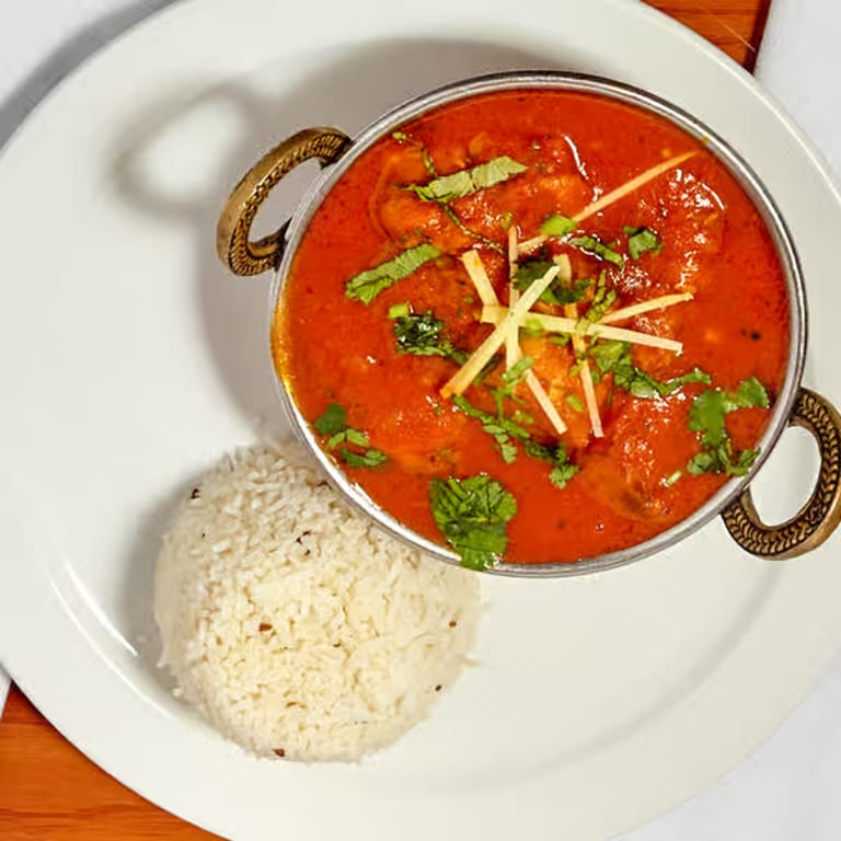 Delicious Saag Dishes at Our Indian Restaurant