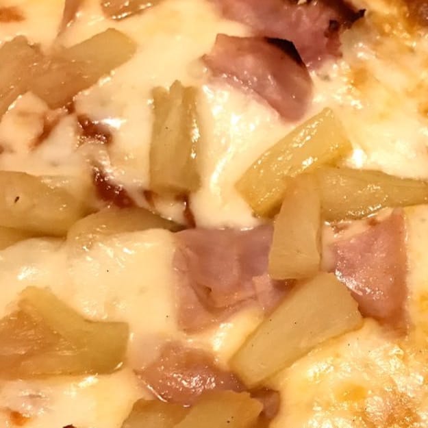 Hawaiian Pizza (Medium 14").