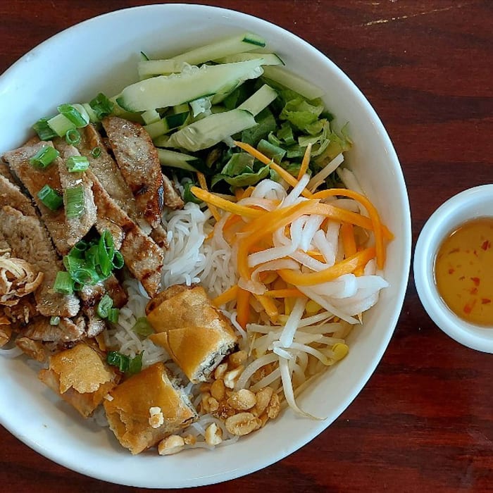 V6. Grilled Pork Vermicelli and Spring Roll (Bun heo cha gio).