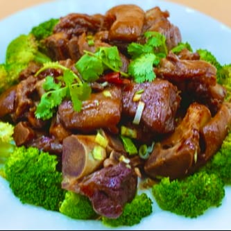 P04. Braised Pork Feet 紅燒猪腳.