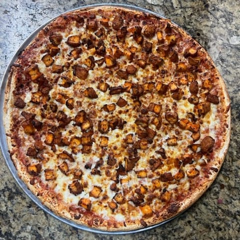 Buffalo Chicken Pizza 18".